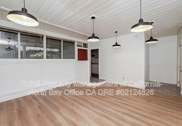 201 Meadowlark Ln #E1 — Photo 3