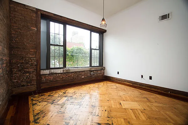 Rented by Nooklyn NYC LLC | media 4