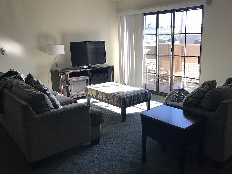 1BR Unit Living Room