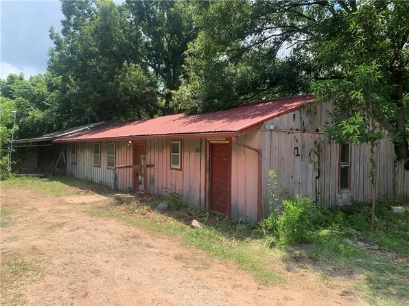 2422 N Hayden Rd, Pea Ridge, AR 72751