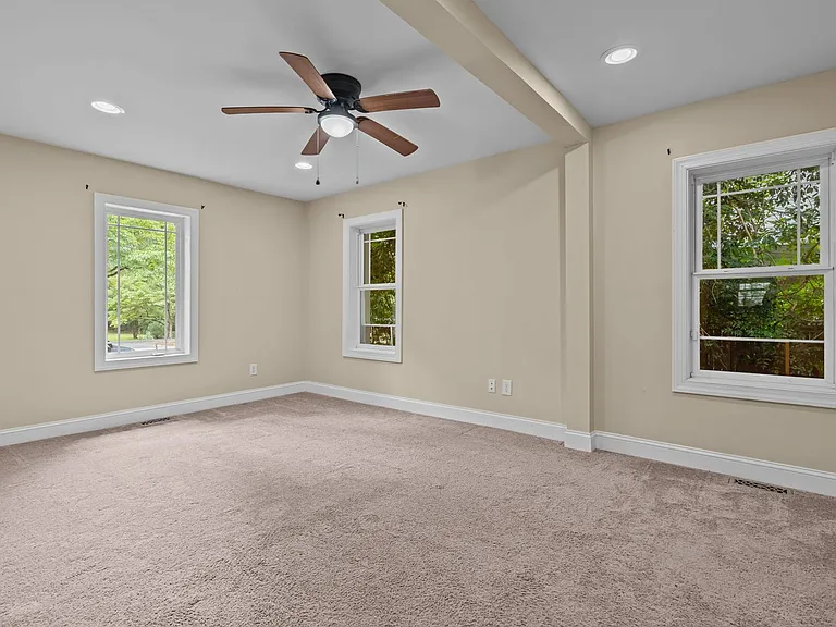 835 N Ashe St — Photo 43