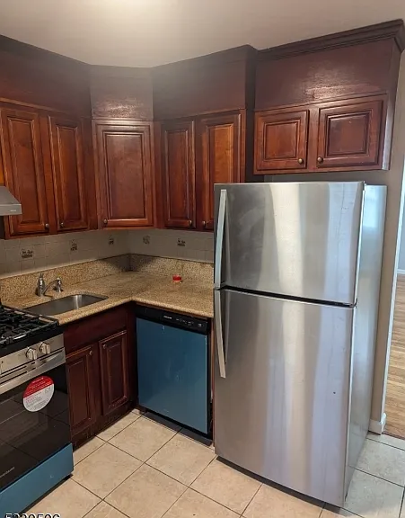 11 Dartmouth Ave #4A — Photo 2