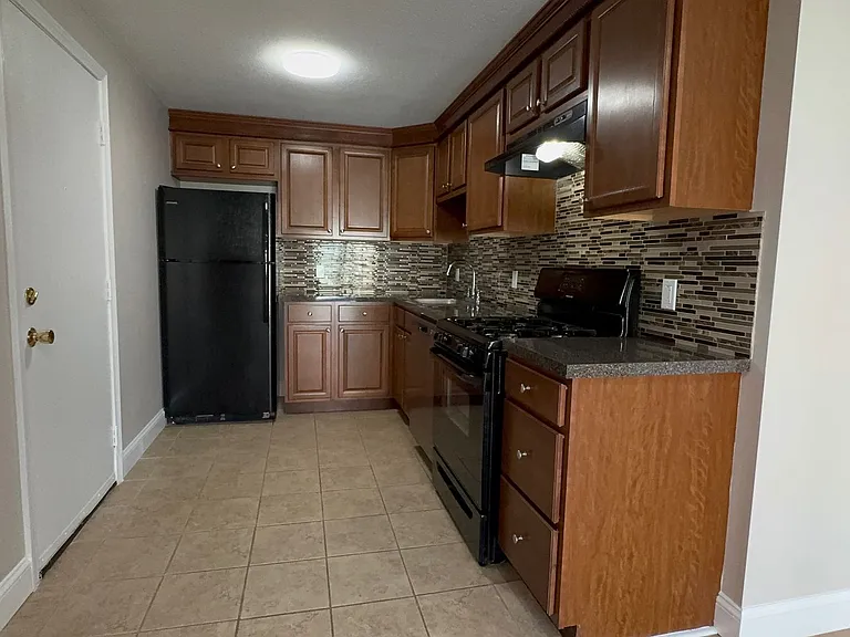 Pondsview Apartments — Photo 74