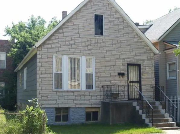 7805 S Dobson Ave, Chicago, IL 60619