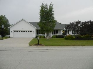 925 Chrysler Dr, Mishicot, WI 54228