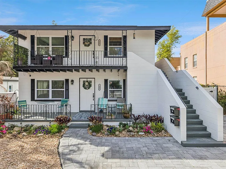 124 E Harding St — Photo 1