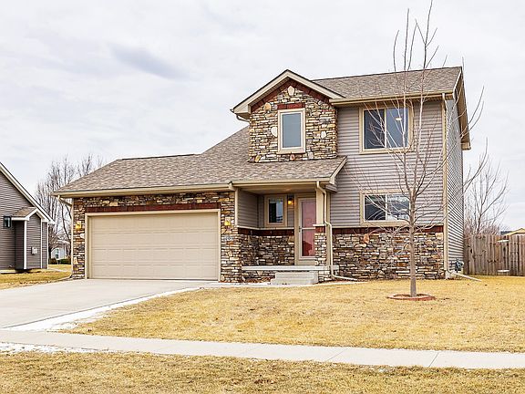 2nd image of 499 Meadow Brook Pl