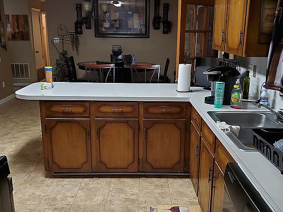3rd image of 401 Lakewood Dr #2