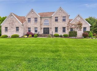 11 Kings Ct, Monroe Township, NJ