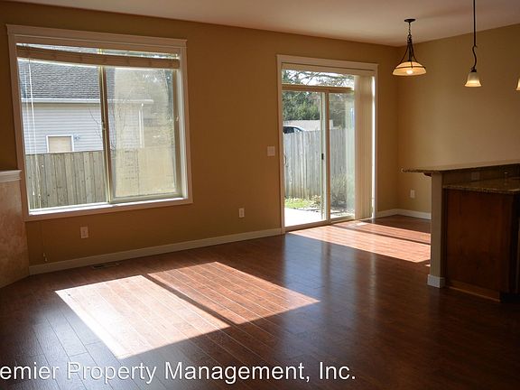 5th image of 4533 NE 91st Way