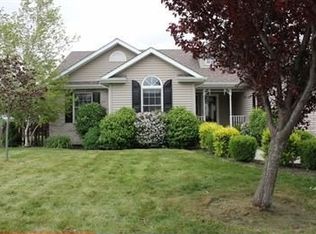 931 Poe St, Manteno, IL 60950