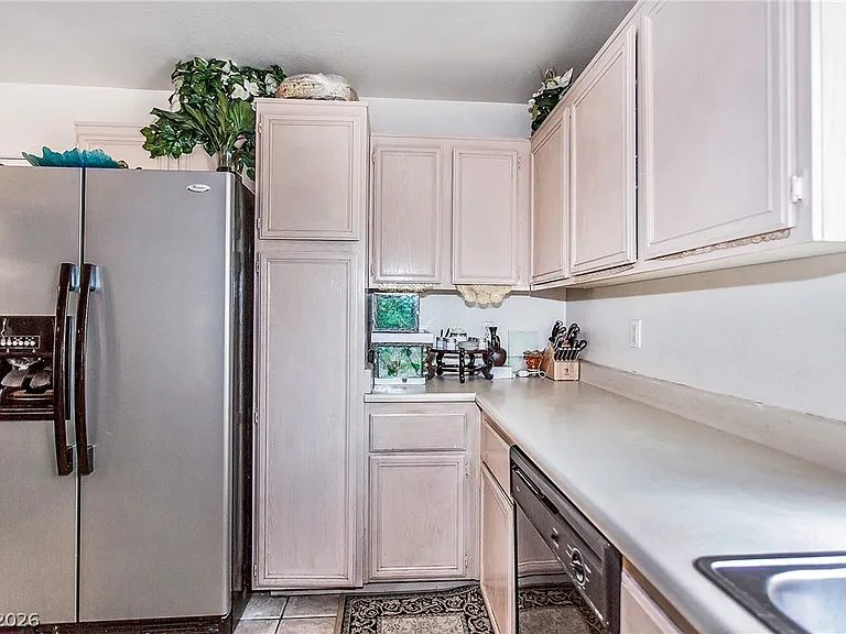 5237 Steinbrenner Ln — Photo 8