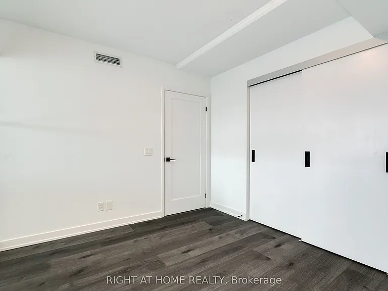 897 College St W #518 — Photo 11