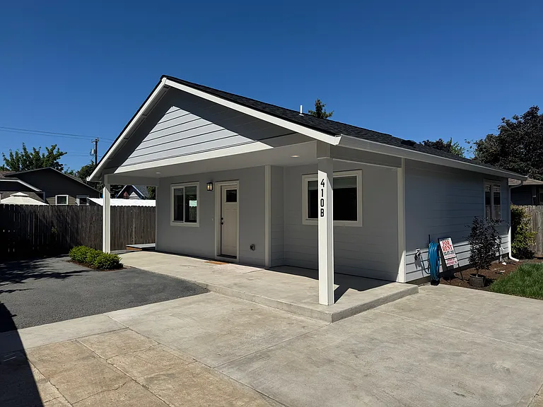 408 S 3rd St — Photo 1