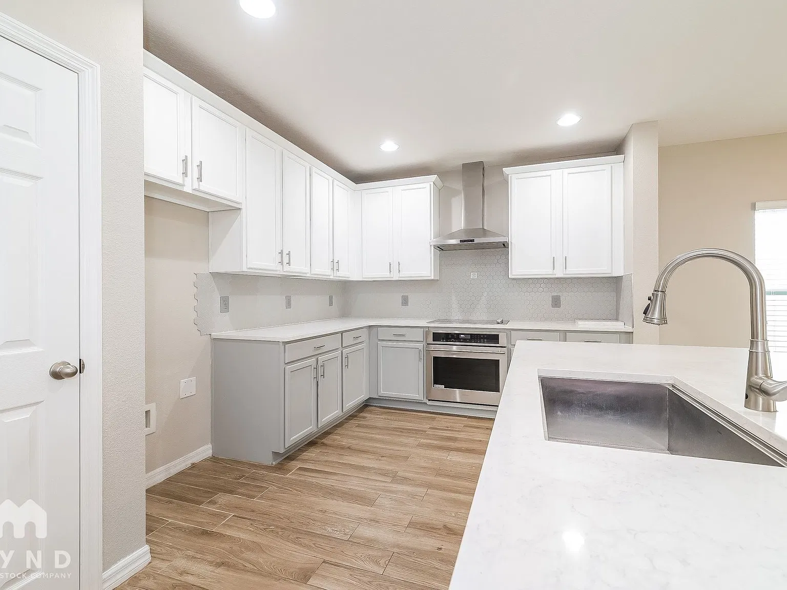 4 bed, 2.0 bath, 1820 sqft, $2,225 — Photo 3
