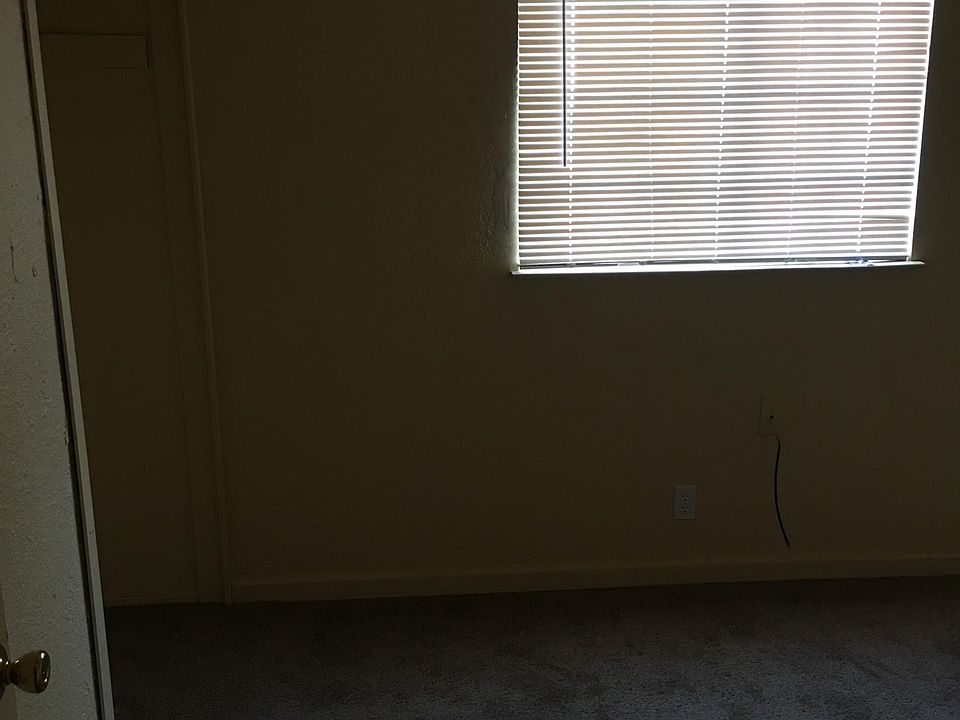 1st image of 19 Keely Ct