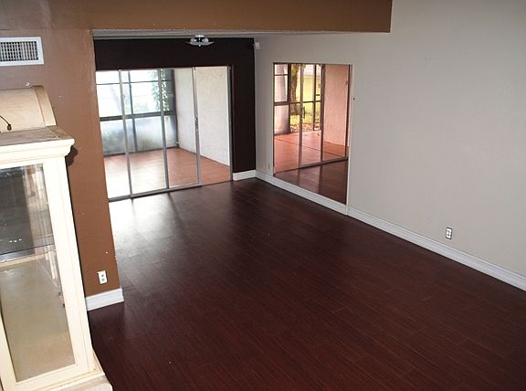 4th image of 654 Woodgate Ln