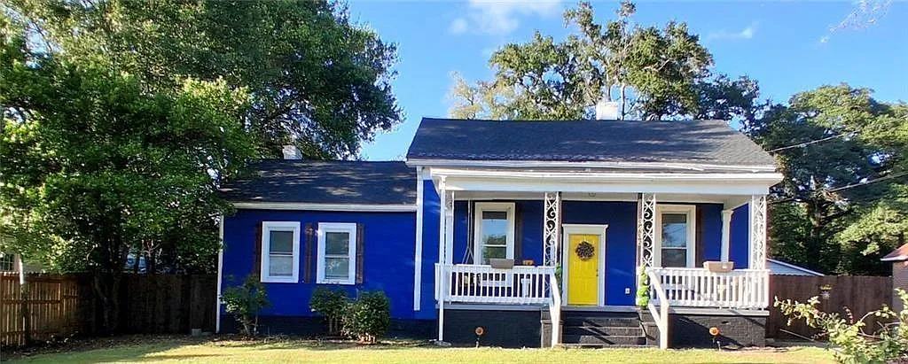 Building Photo - 3435 Hillcrest Rd