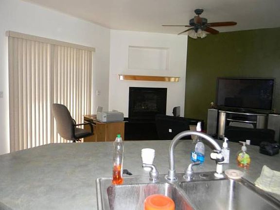 Great Room w/Fireplace