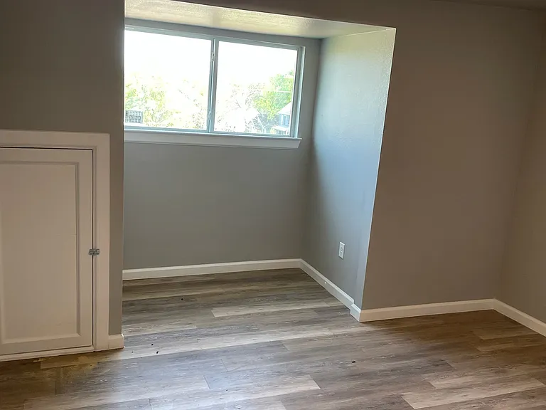 711 W Munson St #B — Photo 15