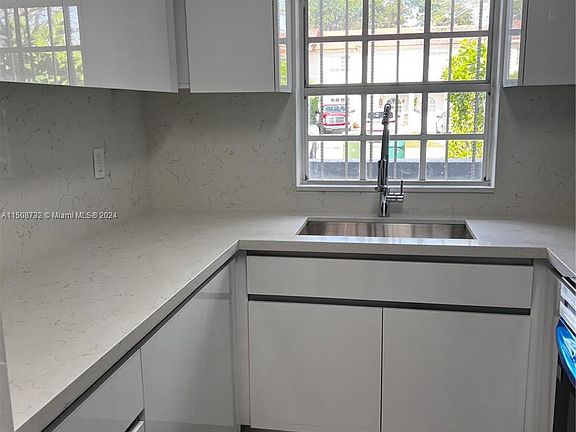 5th image of 1286 SE 8th Pl #1286