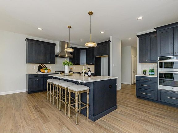 3rd image of 1 Arlington Ii Lakeview Farms