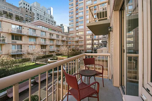 Rented by Keller Williams NYC | media 33