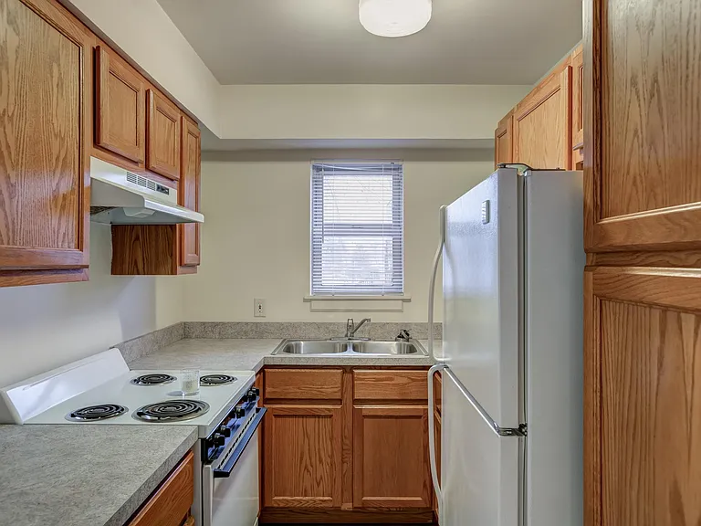 8 E Blackford Ave — Photo 4