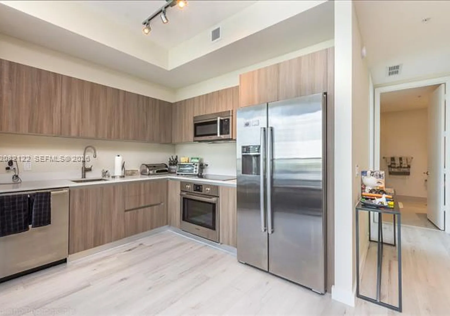 201 SW 17th Rd cu-807, Miami, FL 33129 — Photo 1