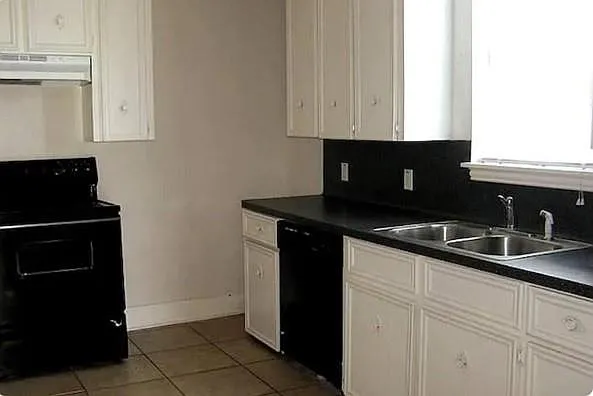 110 Carolyn St #4 — Photo 7