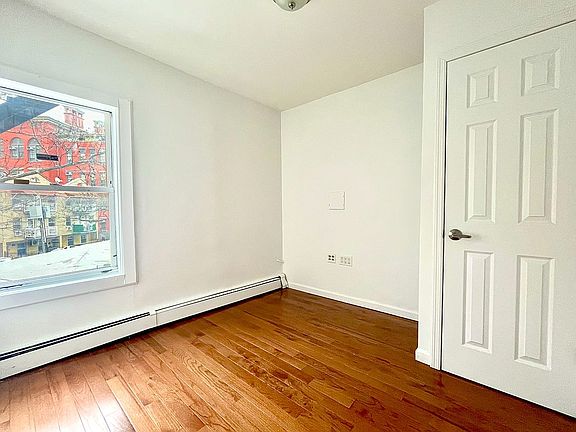 2nd image of 1454 Myrtle Ave Floor 3
