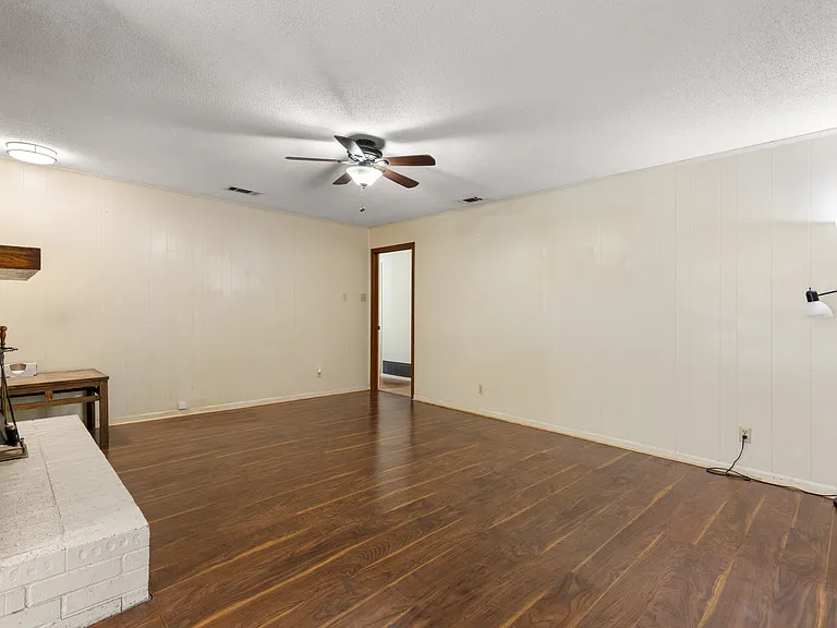 4765 Stallcup Dr — Photo 7