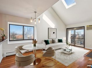 412 W Ridge Mews, Wood Ridge, NJ 07075