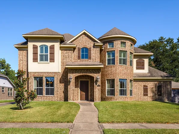 15811 Crestbrook Dr, Houston, TX 77059