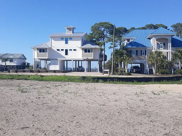 400 E Sawyer St, St. George Island, FL 32328