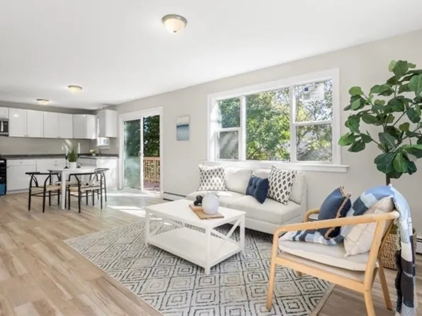 80 Summit St #1, Woonsocket, RI 02895