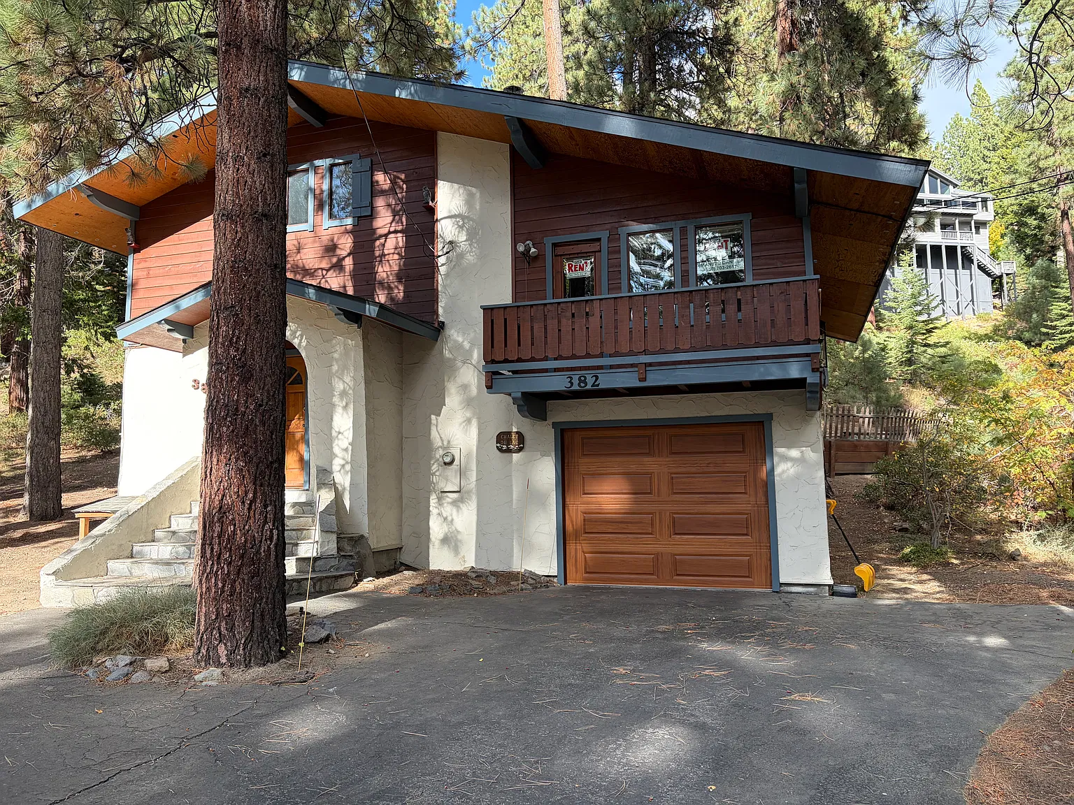 382 Country Club Drive — Photo 2