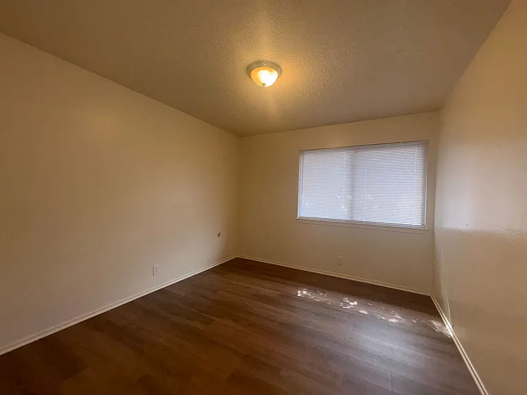 1229 Ohio St — Photo 10