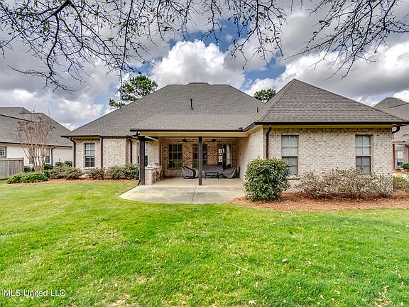 4th image of 224 S Woodcreek Rd