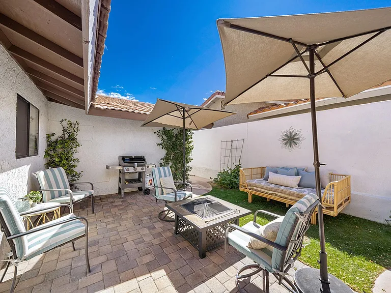 54025 Avenida Alvarado — Photo 23