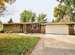 108 Rivershore Dr, Harwood, ND 58042