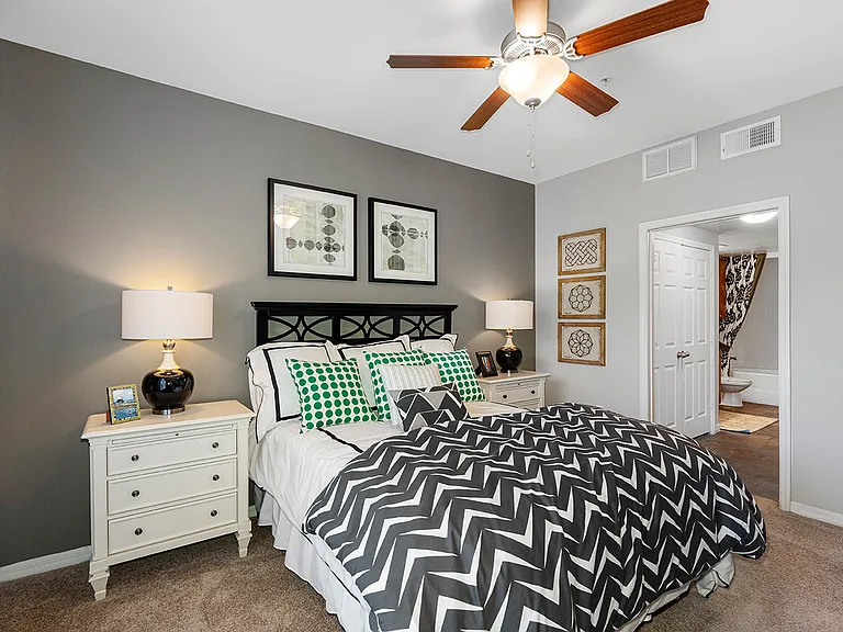 10420 McKinley Dr — Photo 56