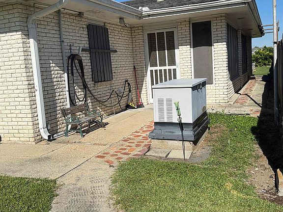 5th image of 291 New Haven St