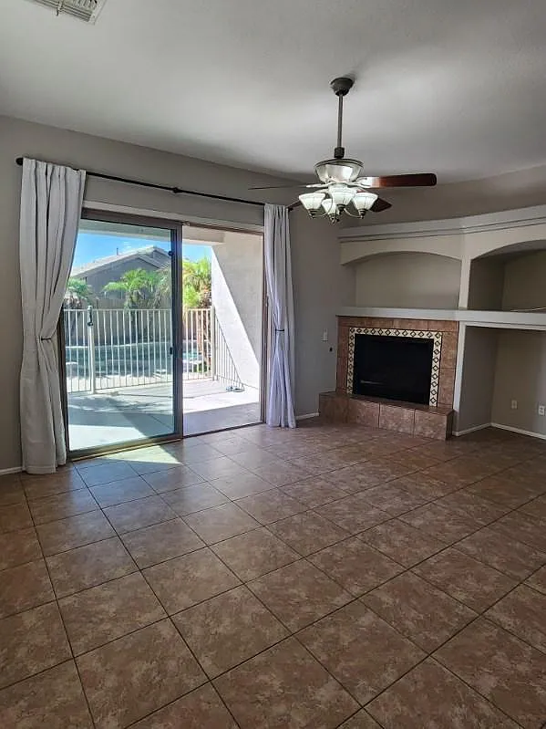 3 bed, 2.0 bath, 1893 sqft, $2,250 — Photo 3