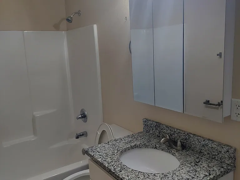 88 Westwood Dr — Photo 7