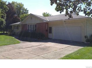 234 Cadman Dr, Williamsville, NY 14221