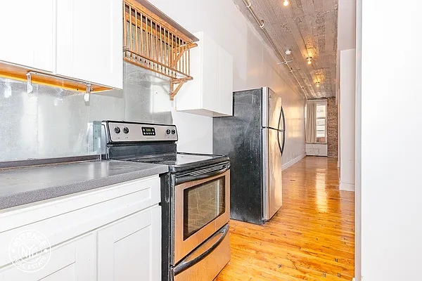 Rented by MySpaceNYC | media 17