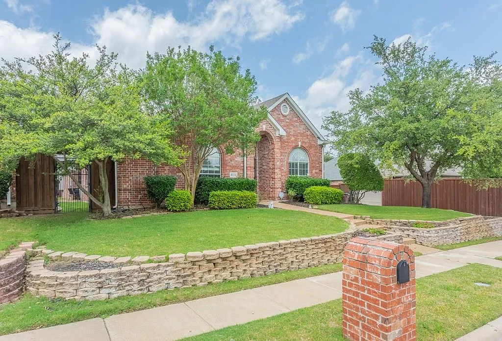 4 bed, 2112 sqft, $2,650 — Photo 3