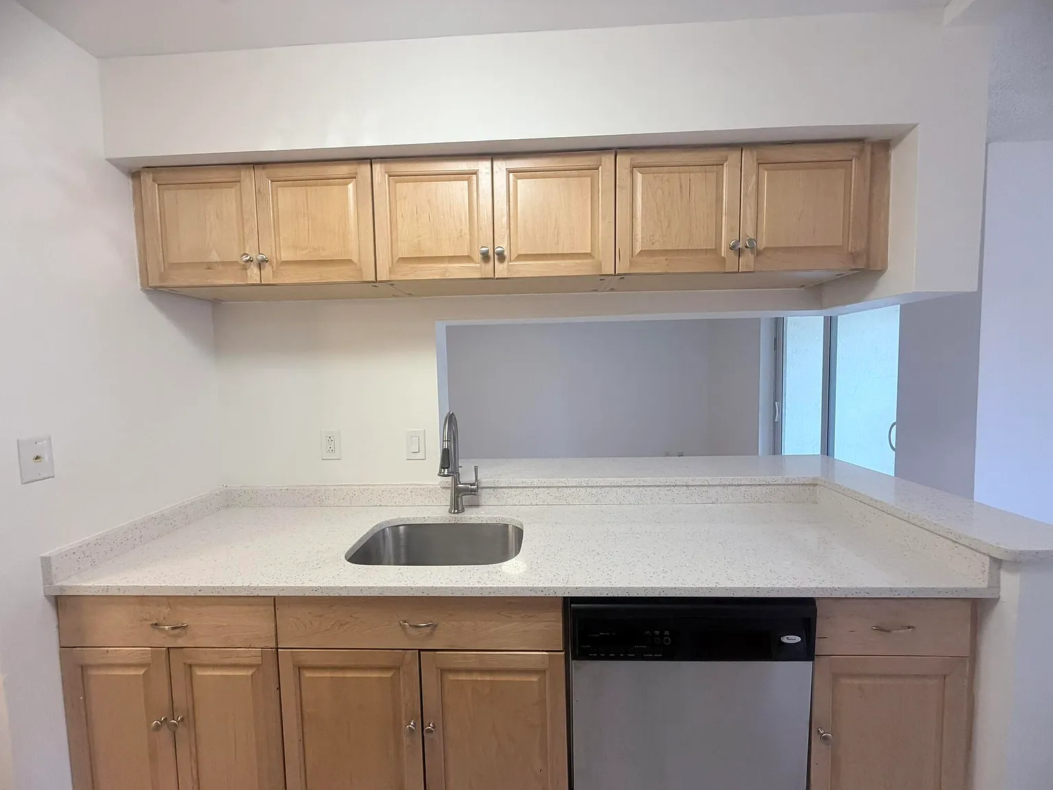 2 bed, 2.0 bath, 850 sqft, $2,200 — Photo 2