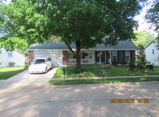 810 Courtland Pl, Ballwin, MO 63021